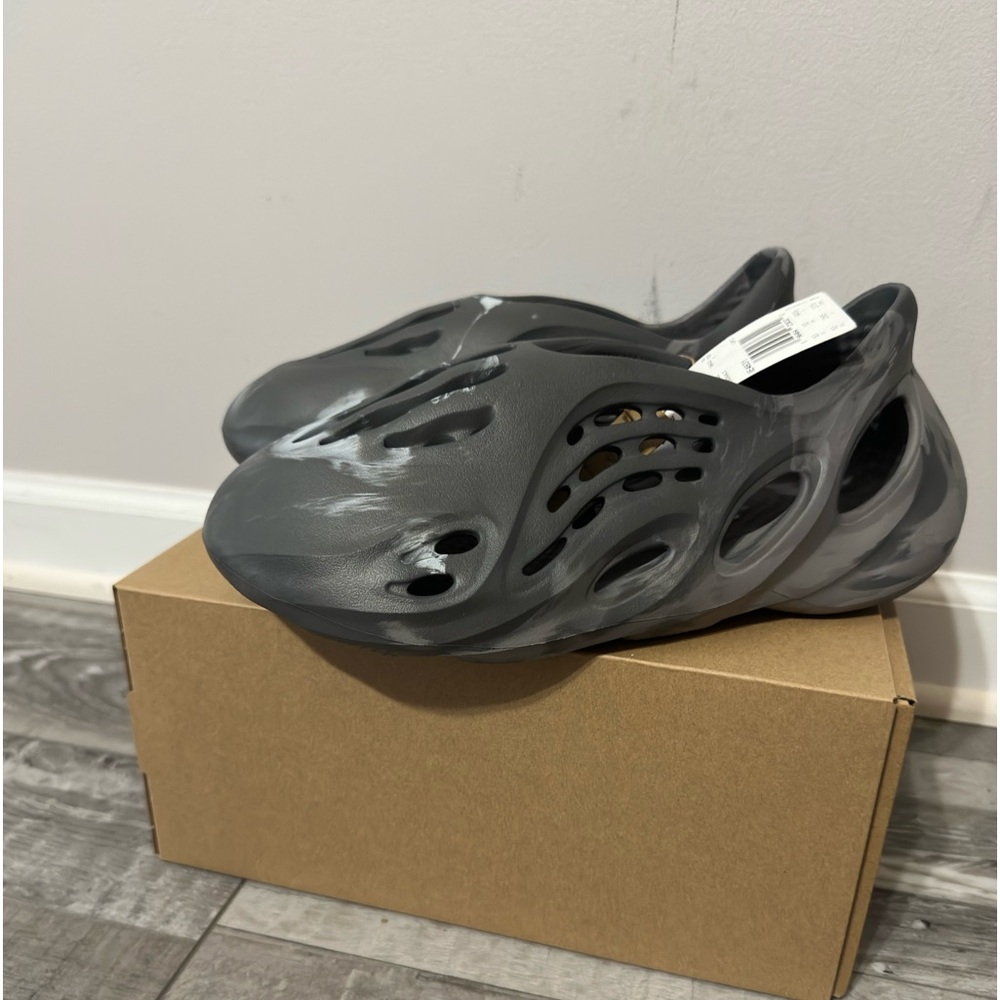 Adidas Yeezy Foam RNR MX Granite